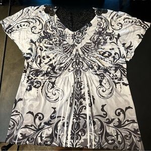 Retro black and white hippie blouse